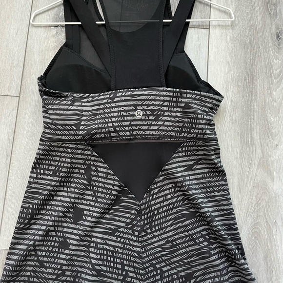 Lululemon Workout Top - Picture 2 of 5